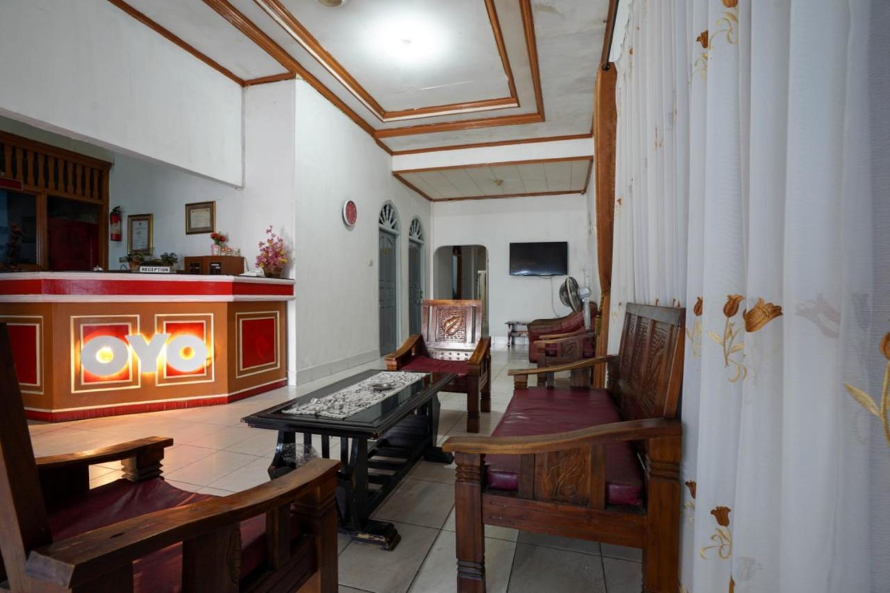 Oyo 2876 Hotel Idayu Palembang Kültér fotó