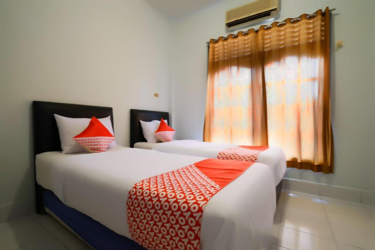 Oyo 2876 Hotel Idayu Palembang Kültér fotó