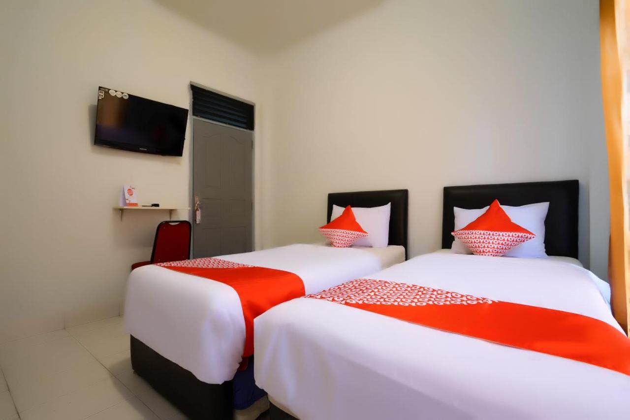 Oyo 2876 Hotel Idayu Palembang Kültér fotó