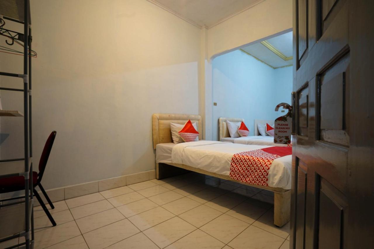 Oyo 2876 Hotel Idayu Palembang Kültér fotó