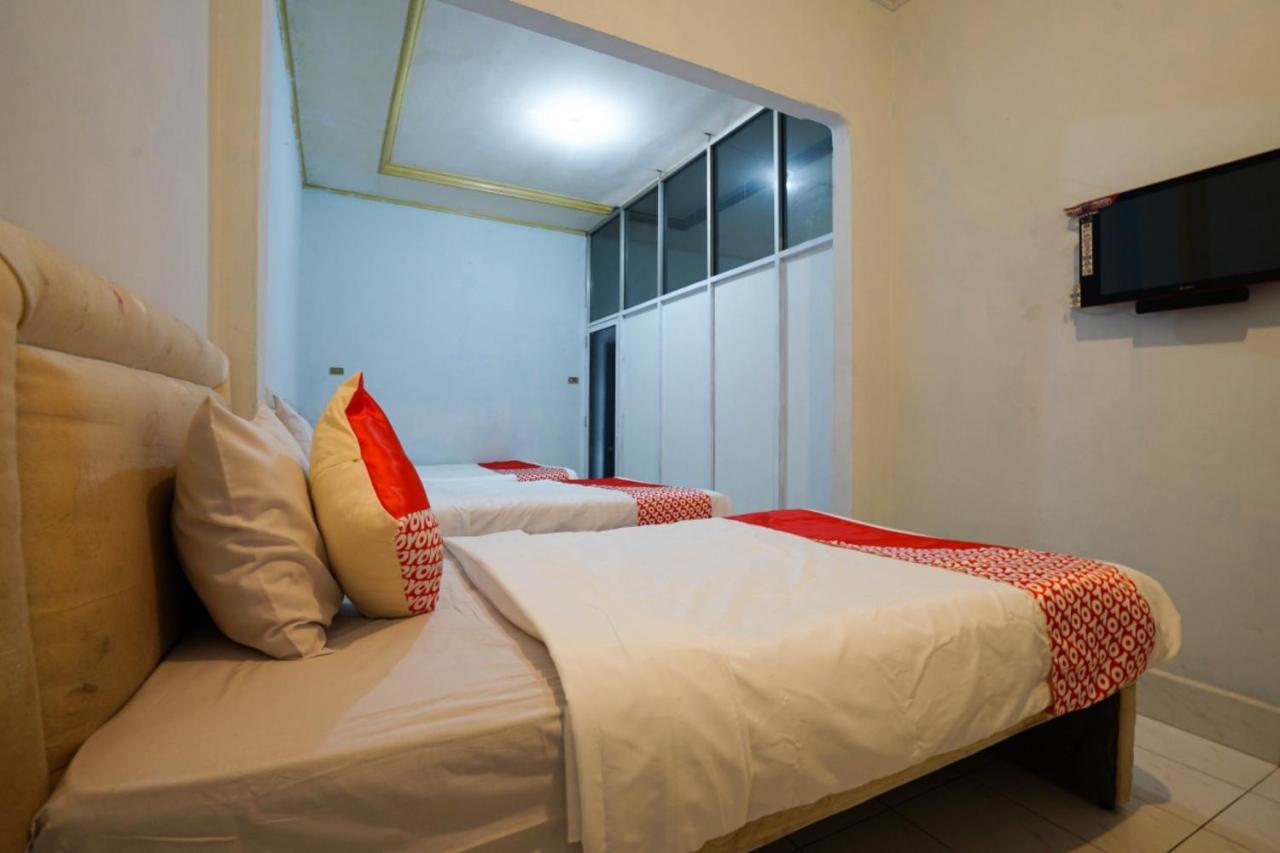 Oyo 2876 Hotel Idayu Palembang Kültér fotó