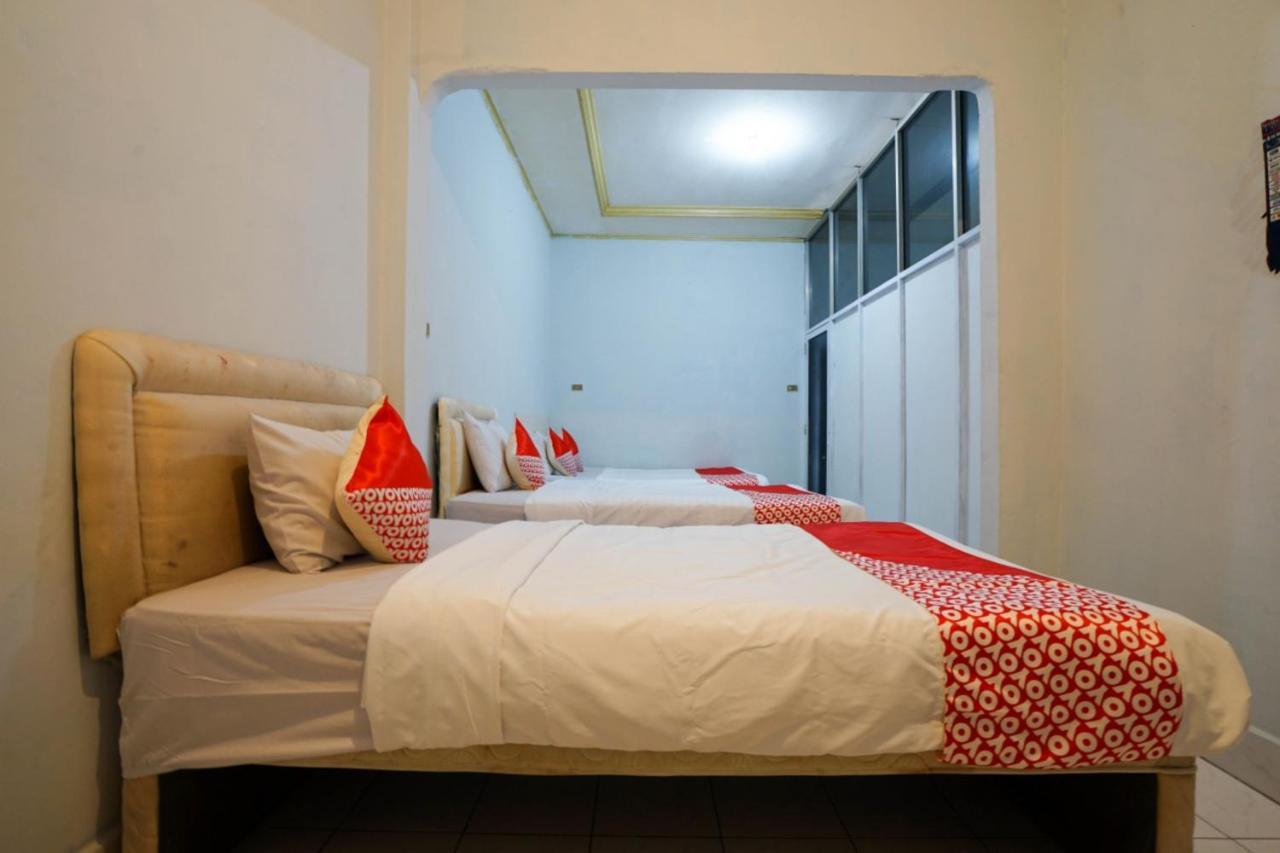 Oyo 2876 Hotel Idayu Palembang Kültér fotó