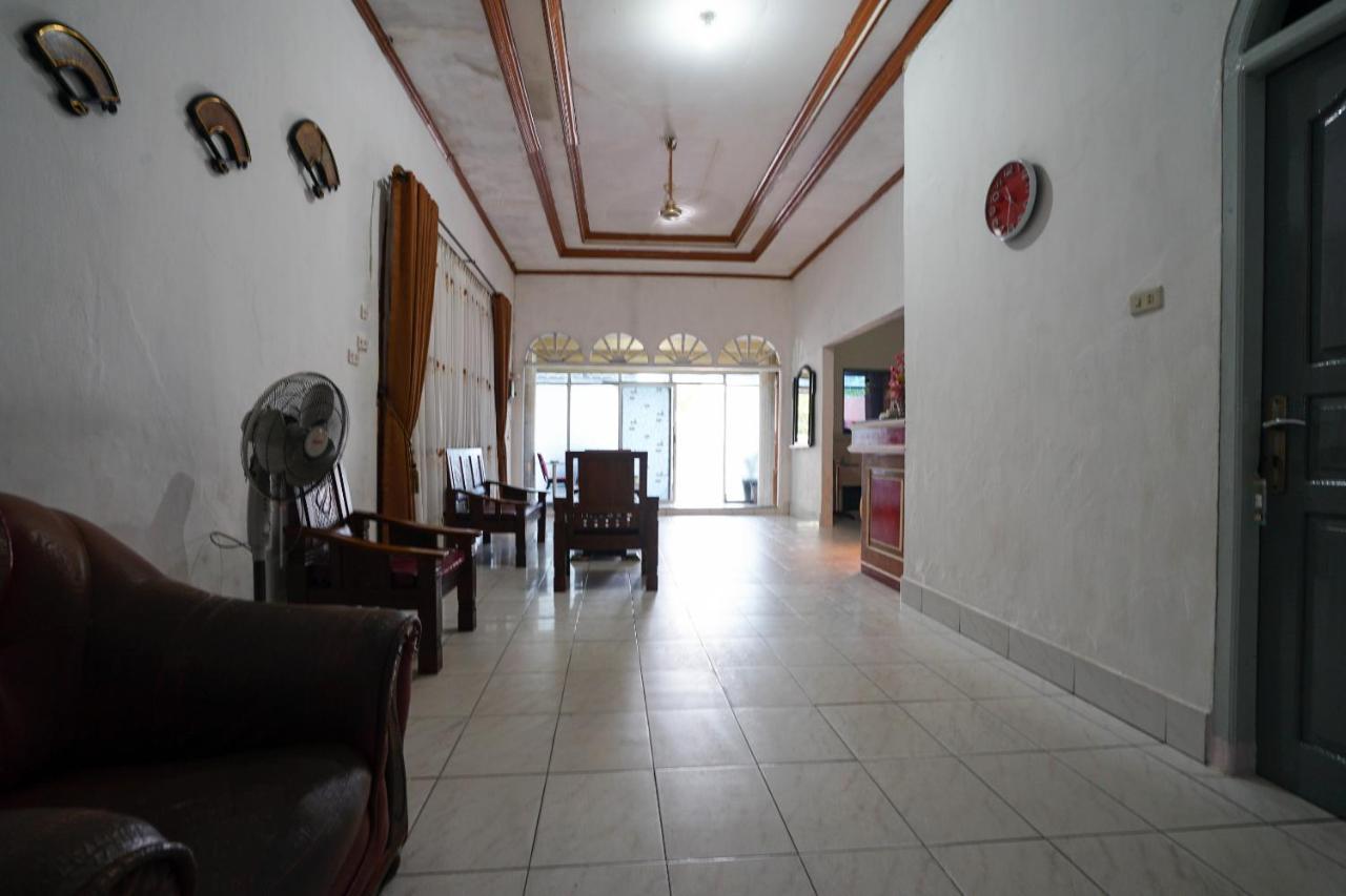 Oyo 2876 Hotel Idayu Palembang Kültér fotó