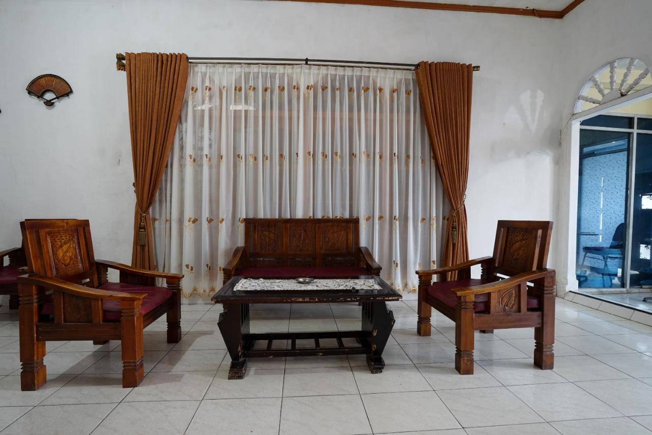 Oyo 2876 Hotel Idayu Palembang Kültér fotó